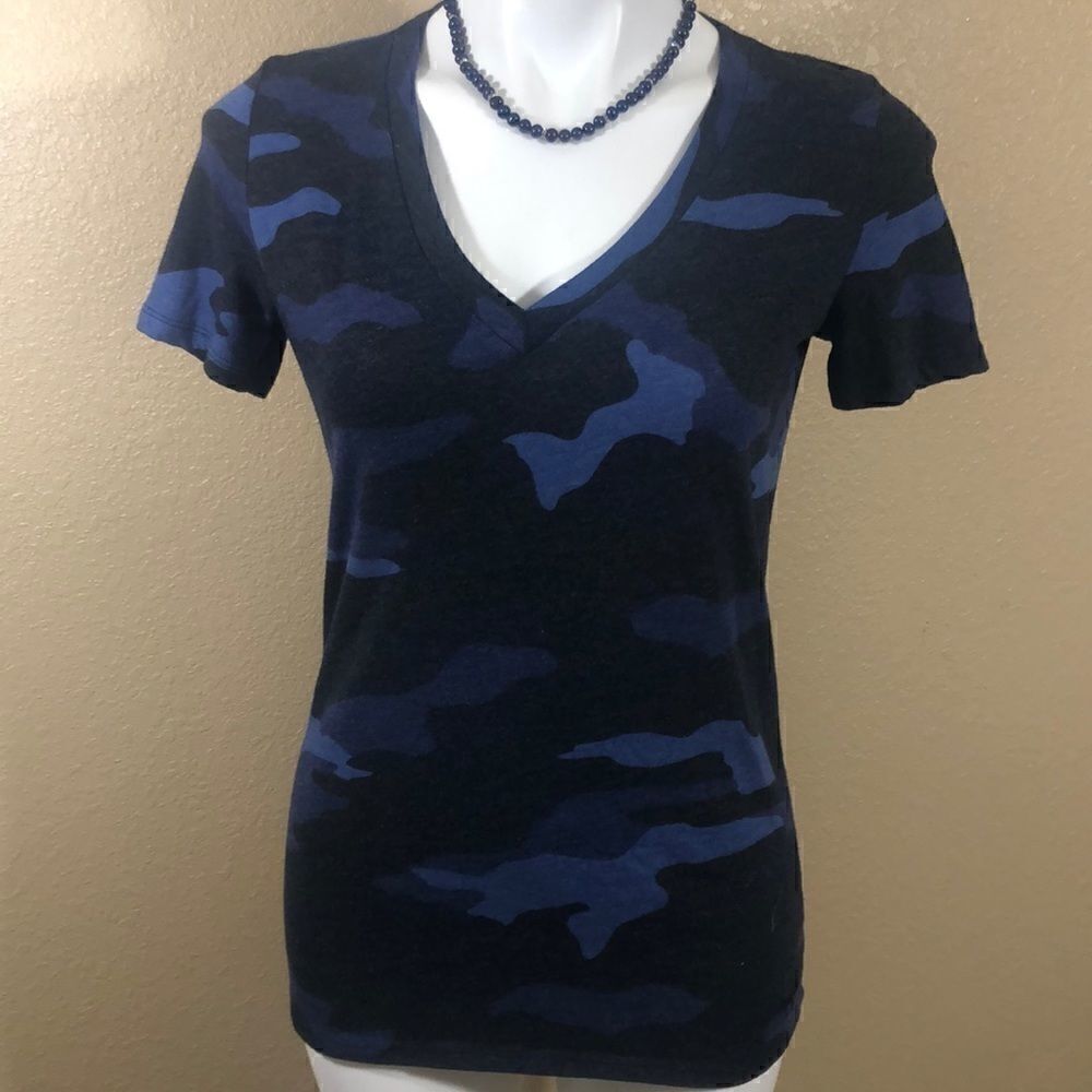 PINK blue black camo short sleeve T-shirt